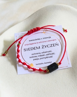 bransoletka SIEDEM ŻYCZEŃ: turmalin, hematyt, czerwony sznurek, siedem węzłów (złota)