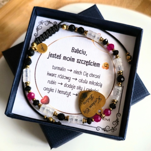 bransoletka dla BABCI: turmalin, onyks, kwarc różowy, rubin, hematyt, serce, grawer