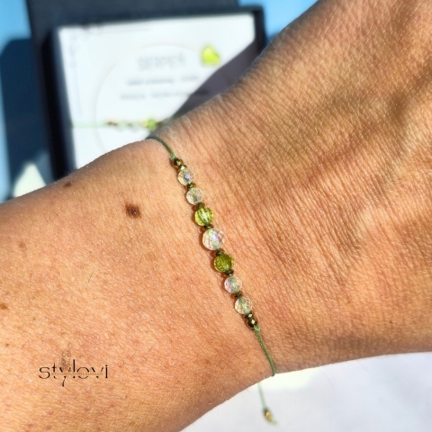 bransoletka - kamień urodzeniowy SIERPIEŃ - oliwin (peridot), kryształ górski, hematyt