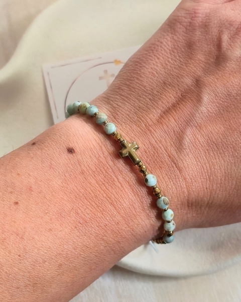 bransoletka RÓŻANIEC: larimar, hematyt (złoty)