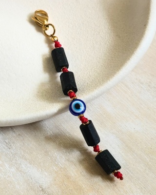 brelok AMULET OCHRONNY - turmalin, oko proroka, czerwony sznurek (z)